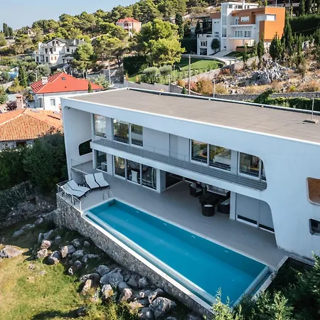 Exclusive By Pikhost Villa