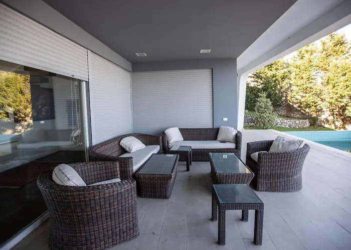 Exclusive By Pikhost * Široka