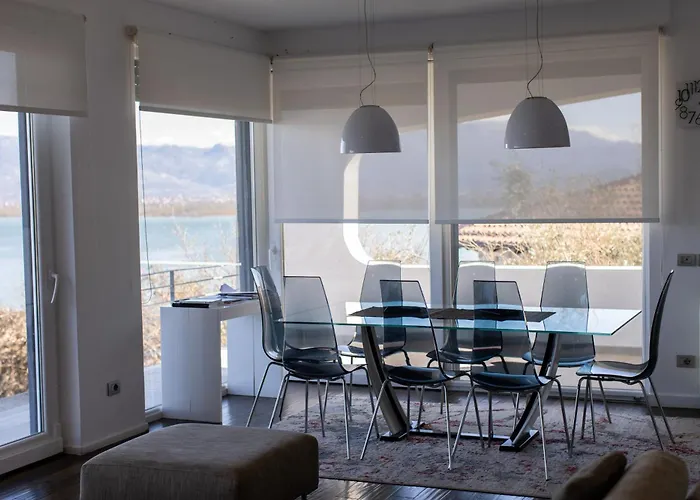 Exclusive By Pikhost Široka