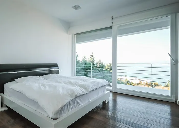 Exclusive By Pikhost * Široka