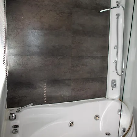 Exclusive By Pikhost