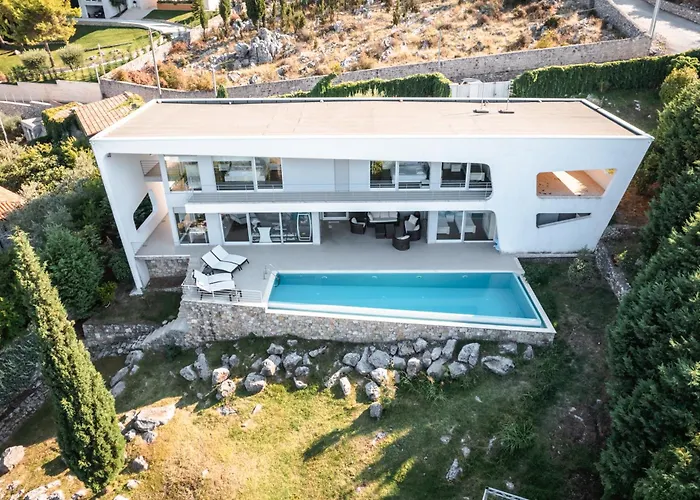 Villa Exclusive By Pikhost *
